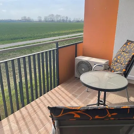 Apartment Dvojizbovy Vzdialeny 800 M Od X Bionic Sphere S Dvoma Kupelnami *