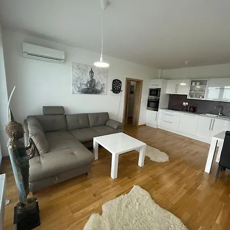 Dvojizbovy Vzdialeny 800 M Od X Bionic Sphere S Dvoma Kupelnami Šamorín