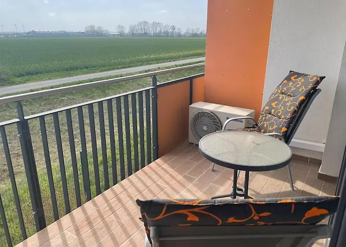 Apartamento Dvojizbovy Vzdialeny 800 M Od X Bionic Sphere S Dvoma Kupelnami *