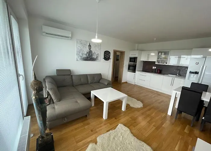 Dvojizbovy Vzdialeny 800 M Od X Bionic Sphere S Dvoma Kupelnami Šamorín